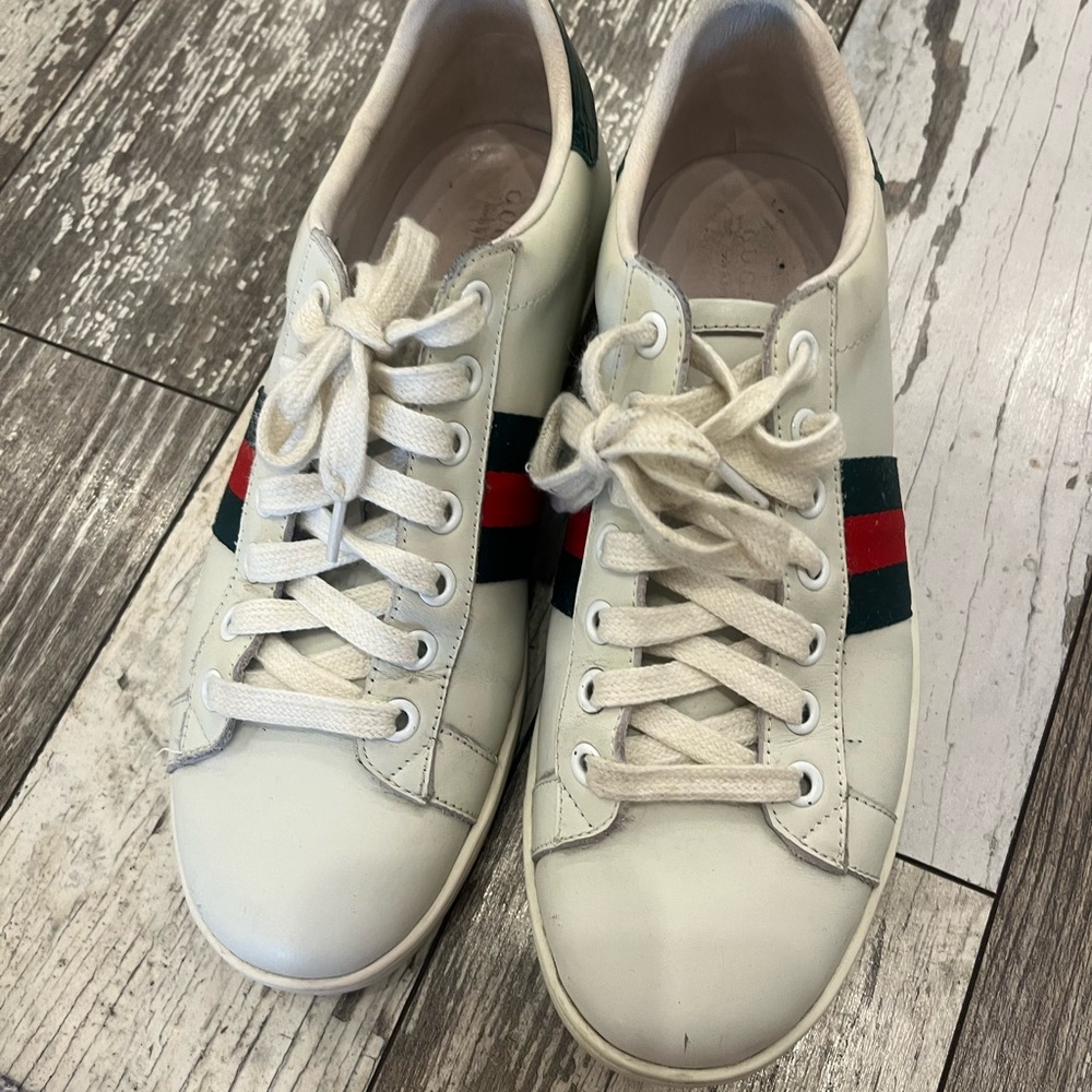 Gucci White Leather Sneakers with Green and Red Stripes - Picture 3 of 6